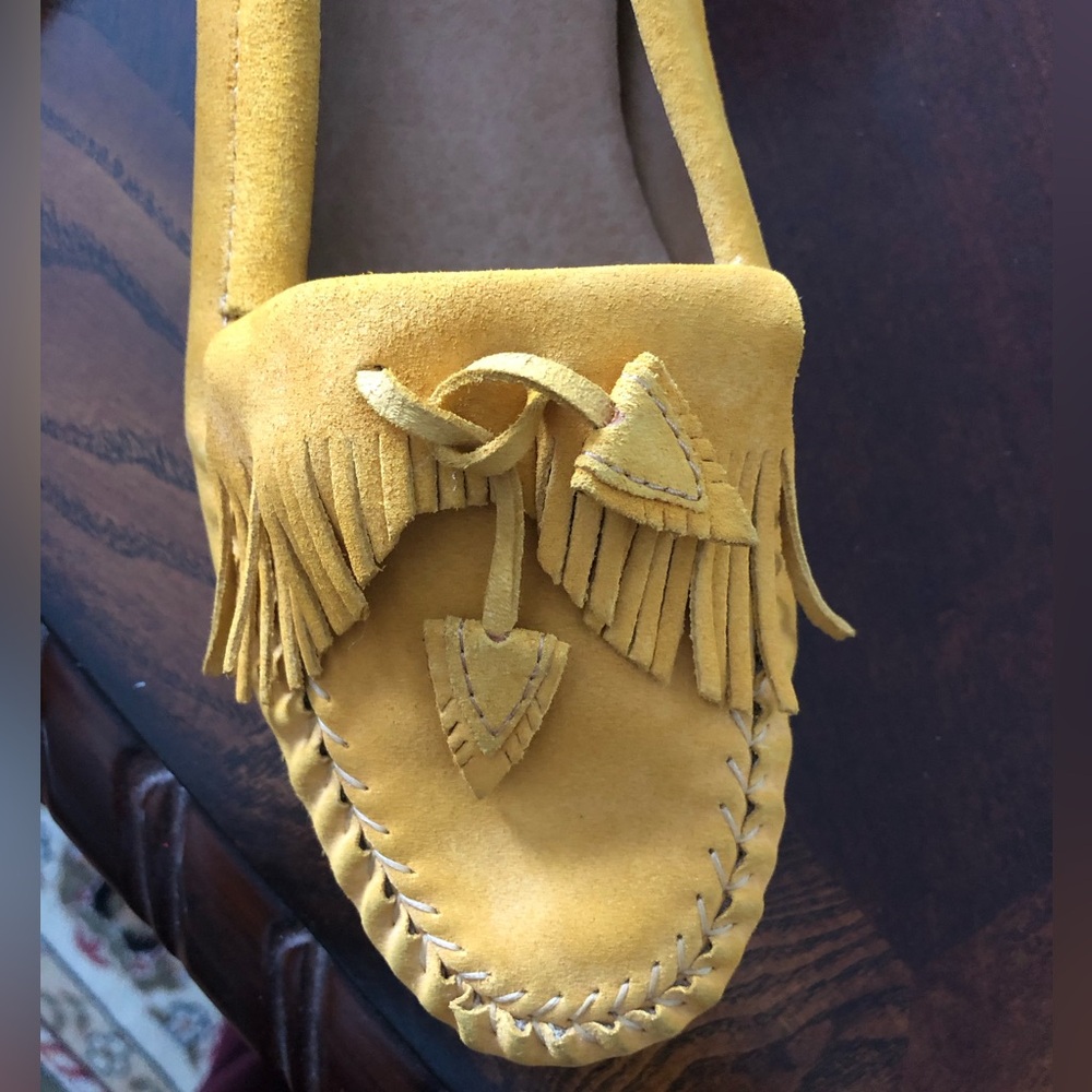 NWOT Me Too Mustard Yellow Errow Fringe Tassel Moccasin Suede Loafers Shoes 8.5 - Picture 8 of 11